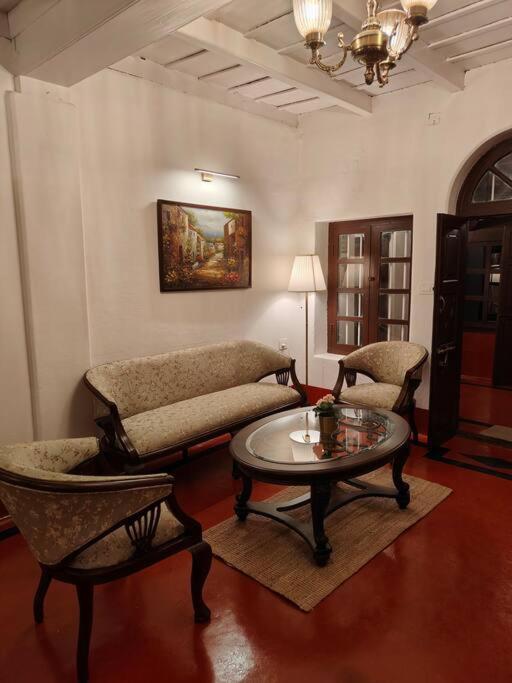 A Quaint Cottage With Rajah'S Seat View. Madikeri Exteriör bild