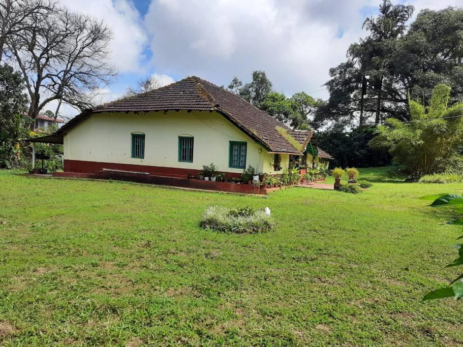 A Quaint Cottage With Rajah'S Seat View. Madikeri Exteriör bild