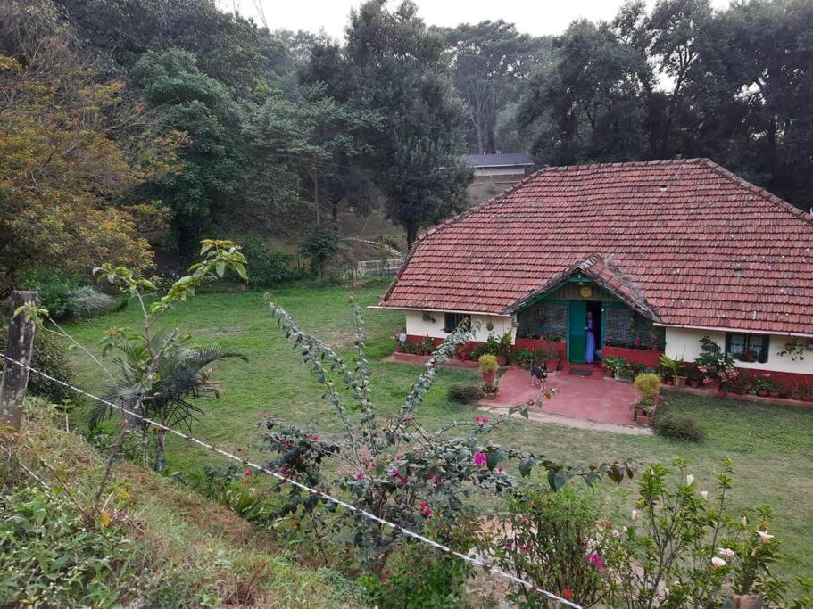 A Quaint Cottage With Rajah'S Seat View. Madikeri Exteriör bild